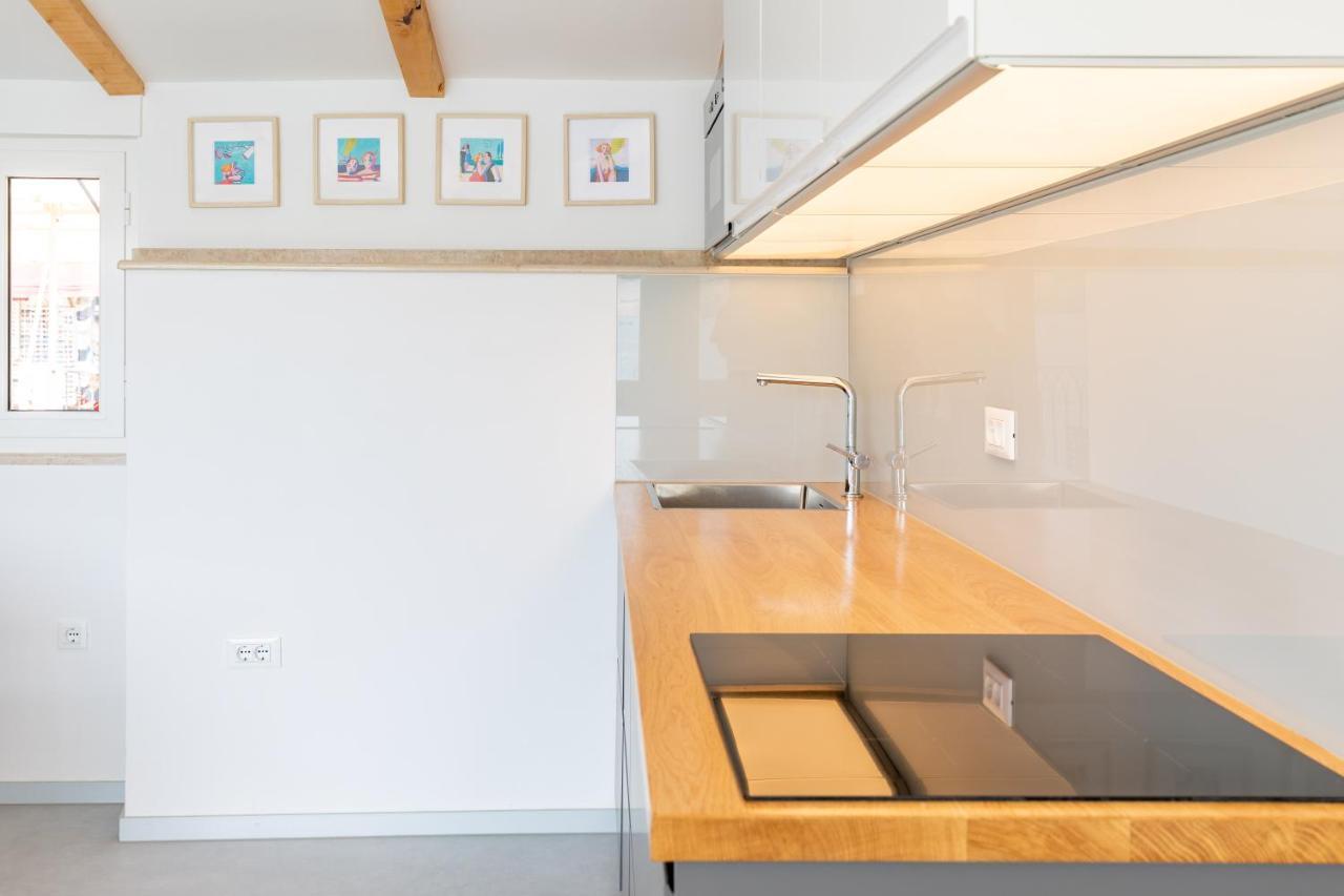Seafront Baska Apartment Екстериор снимка